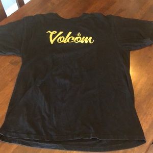 ☀️2 for $10☀️ Volcom T shirt